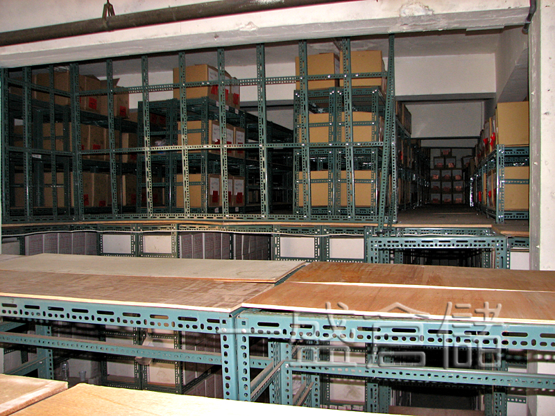 積層式倉儲系列 角鋼型積層架